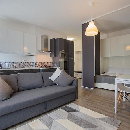 San Siro'S Lights Apartment Milan Luaran gambar